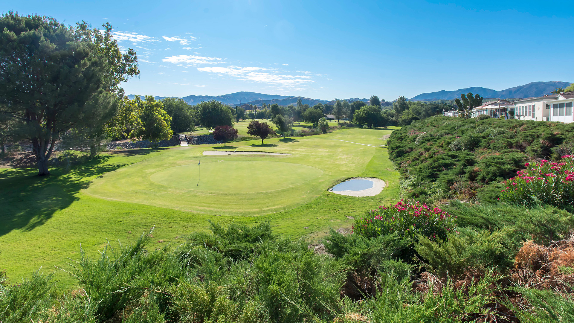 Community Golf 3-friendly-valley