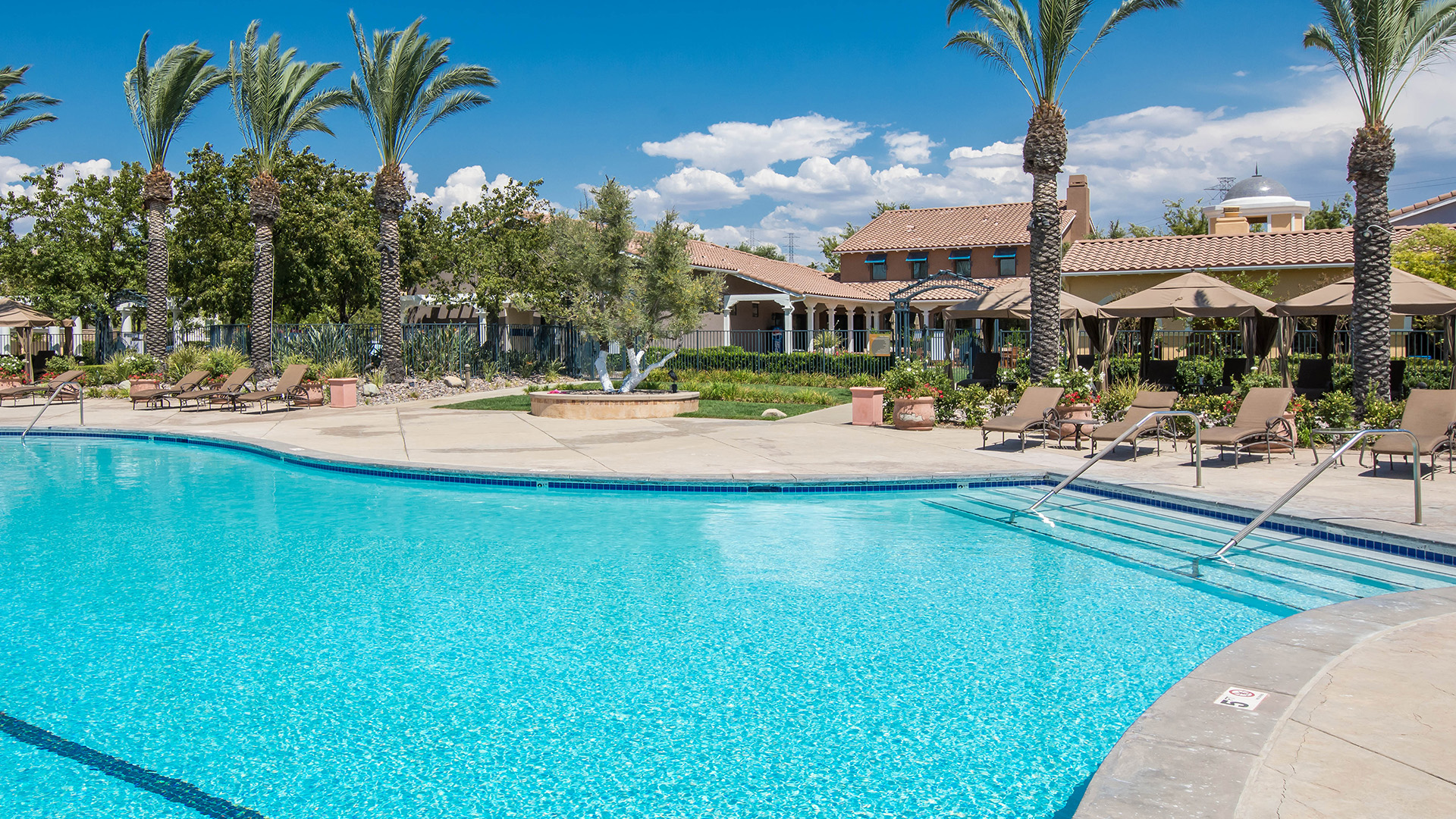 belcaro-4-Community Pool 3