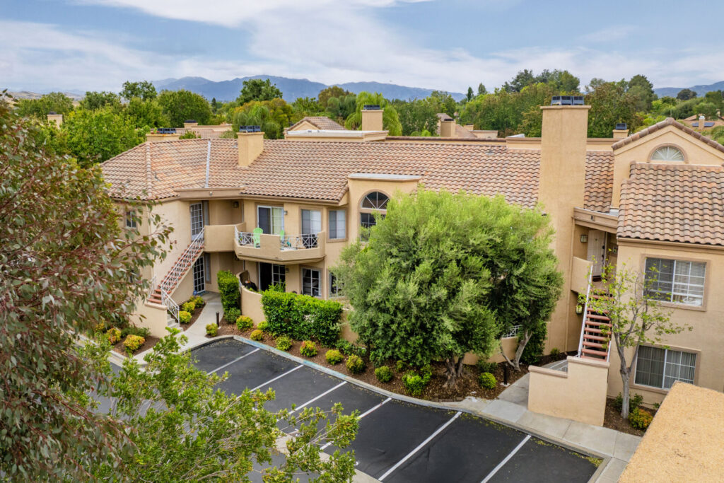 Aerial view of a warrantable condo in Valencia's Santa Fe community